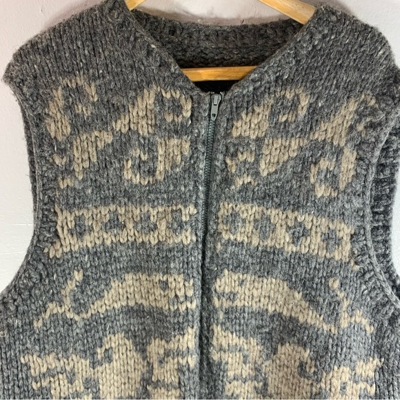 Vintage 79s cowichan  hand made 100% hand made wool cardigan - Picture 5 of 14